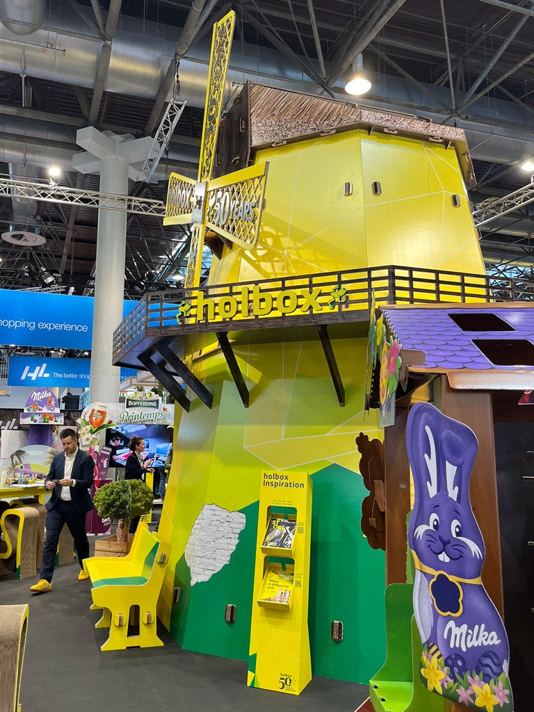 Kartonnen molen op euroshop Kartonnen molen op euroshop